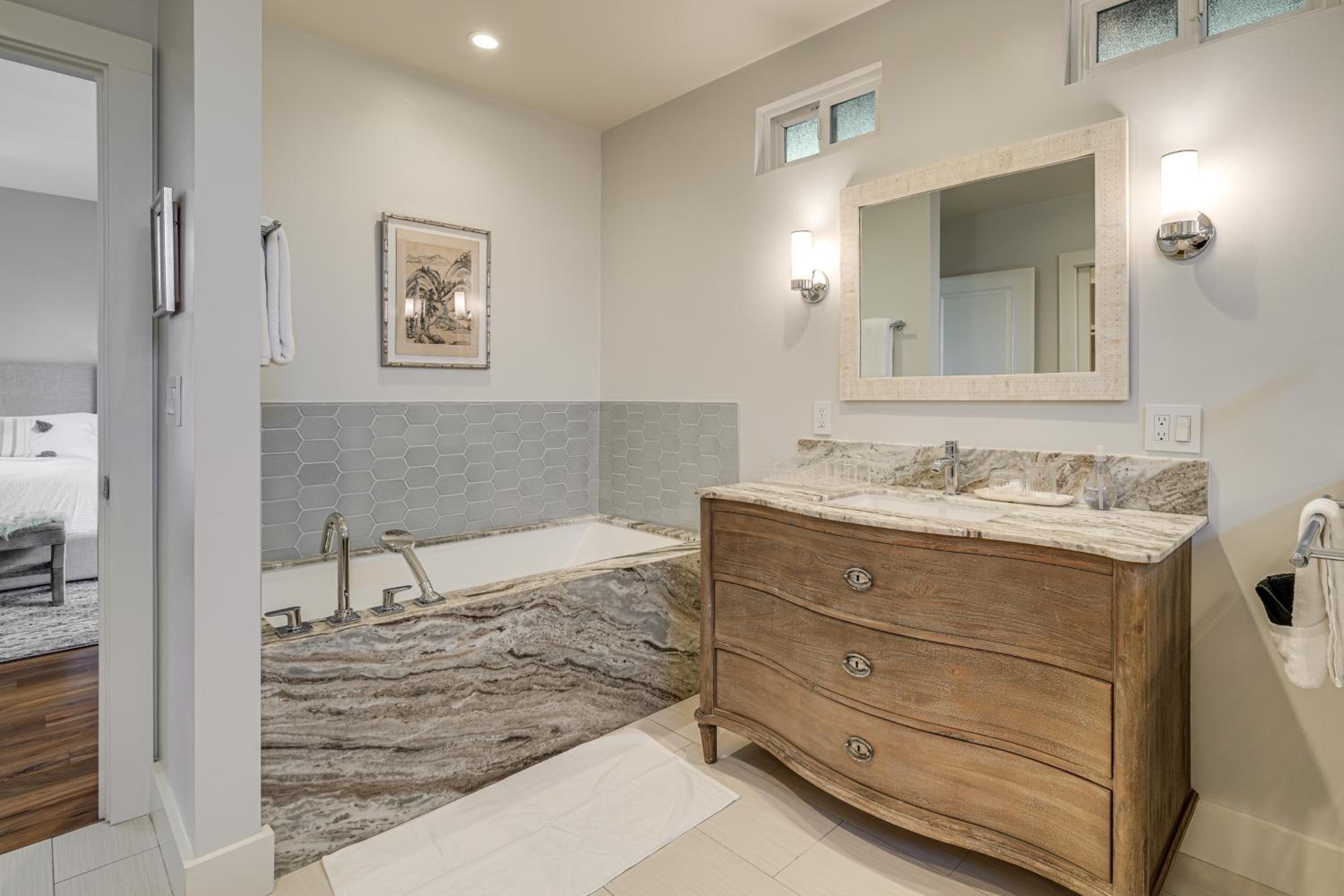 Steps to Ocean Luxe Family Home in Half Moon Bay!