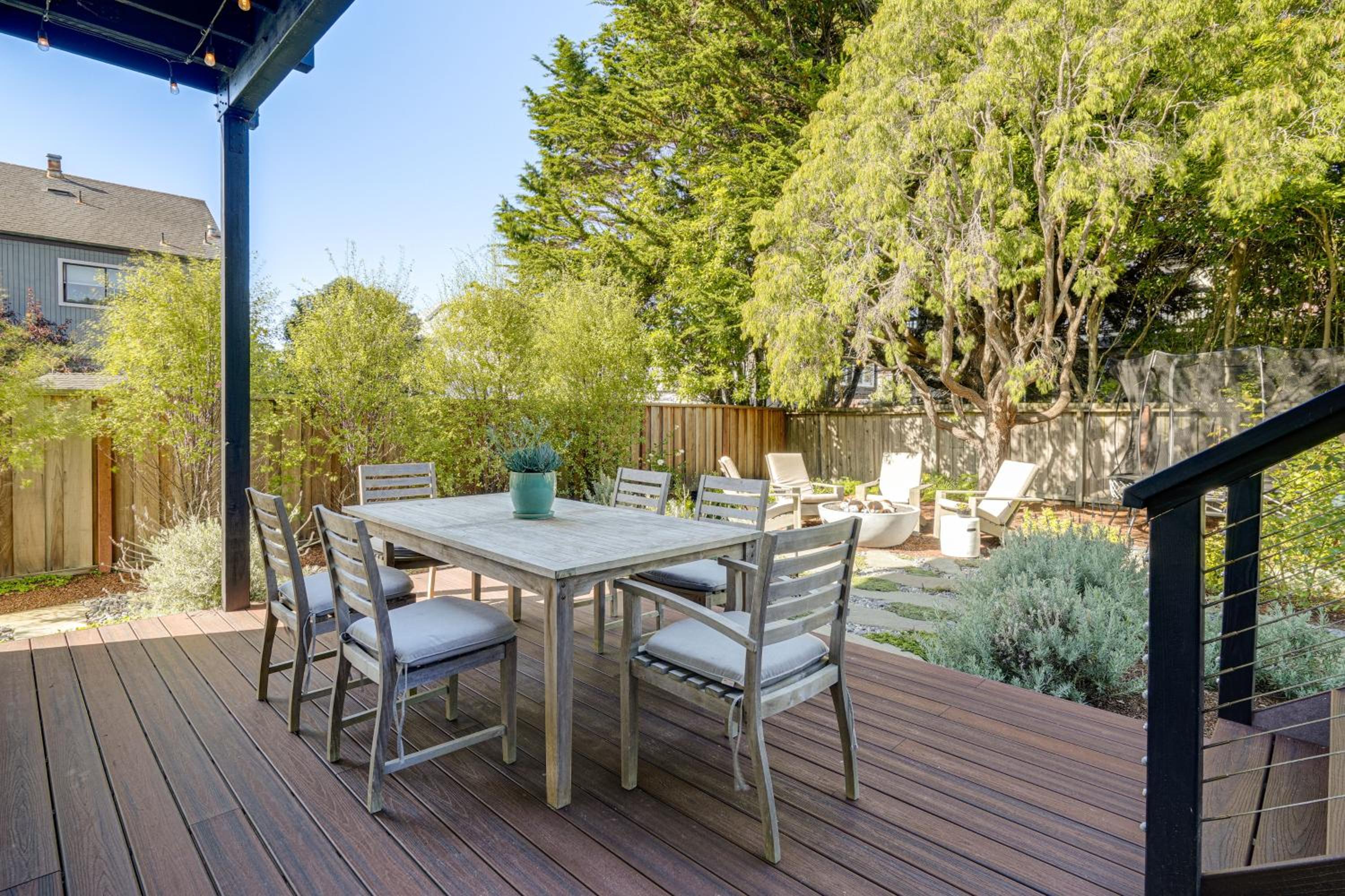 Steps to Ocean Luxe Family Home in Half Moon Bay!