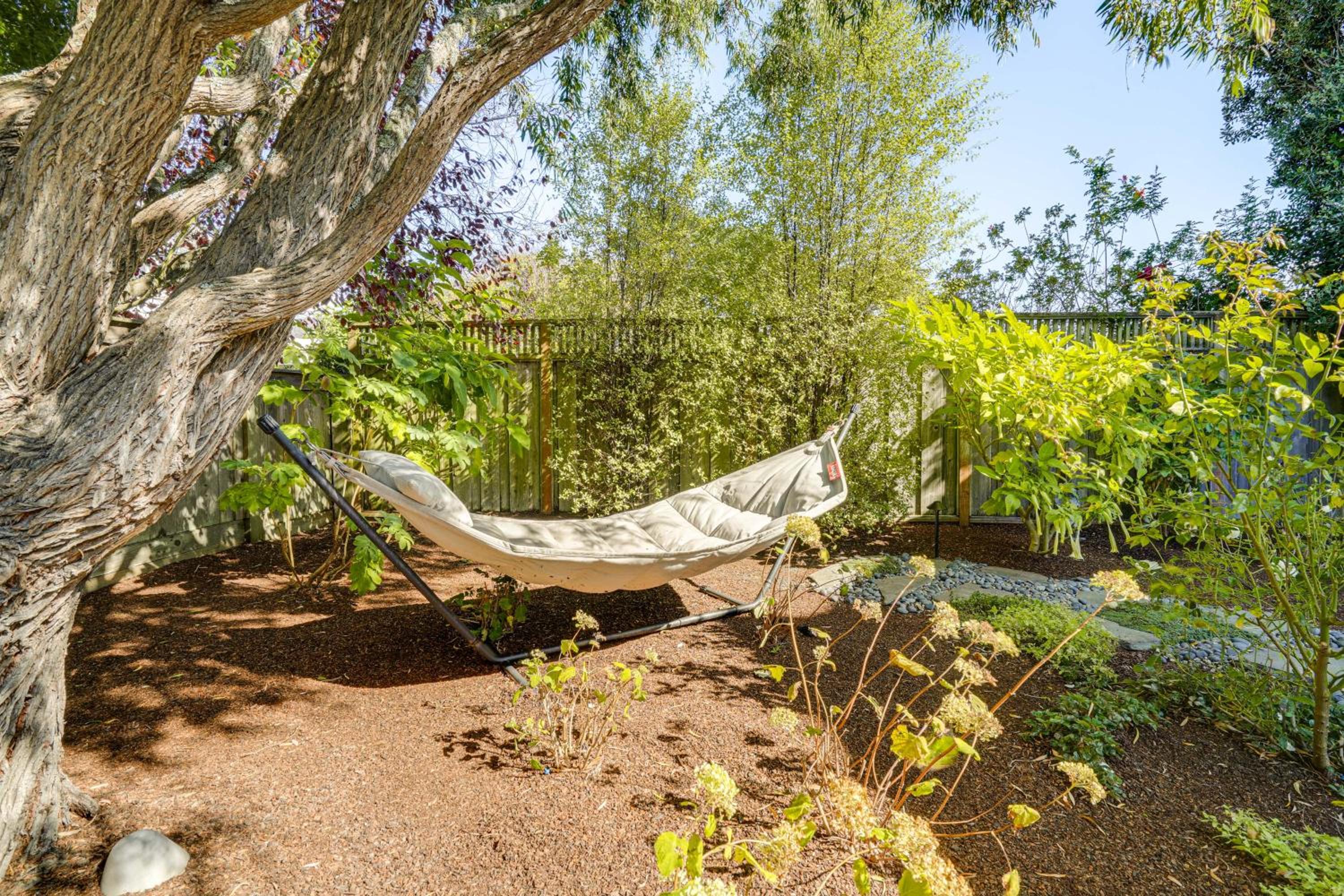Steps to Ocean Luxe Family Home in Half Moon Bay!