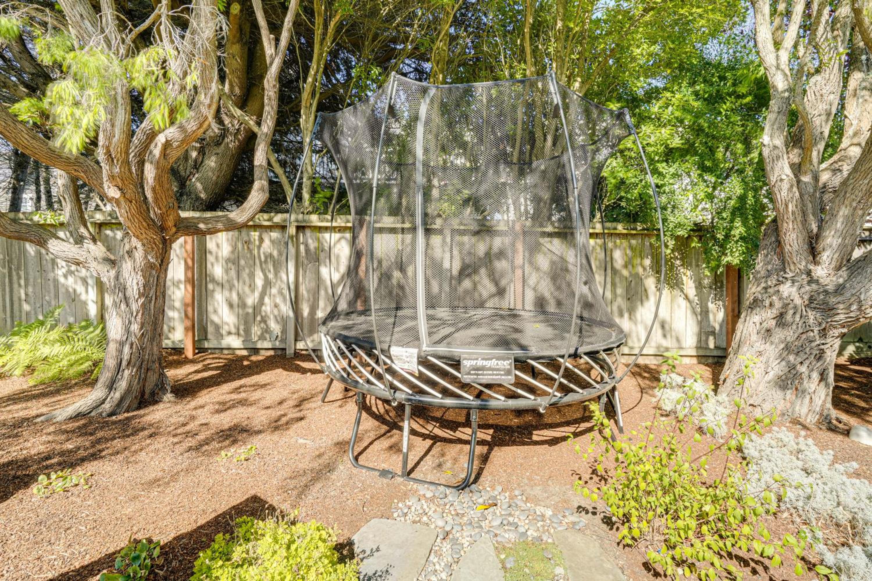 Steps to Ocean Luxe Family Home in Half Moon Bay!