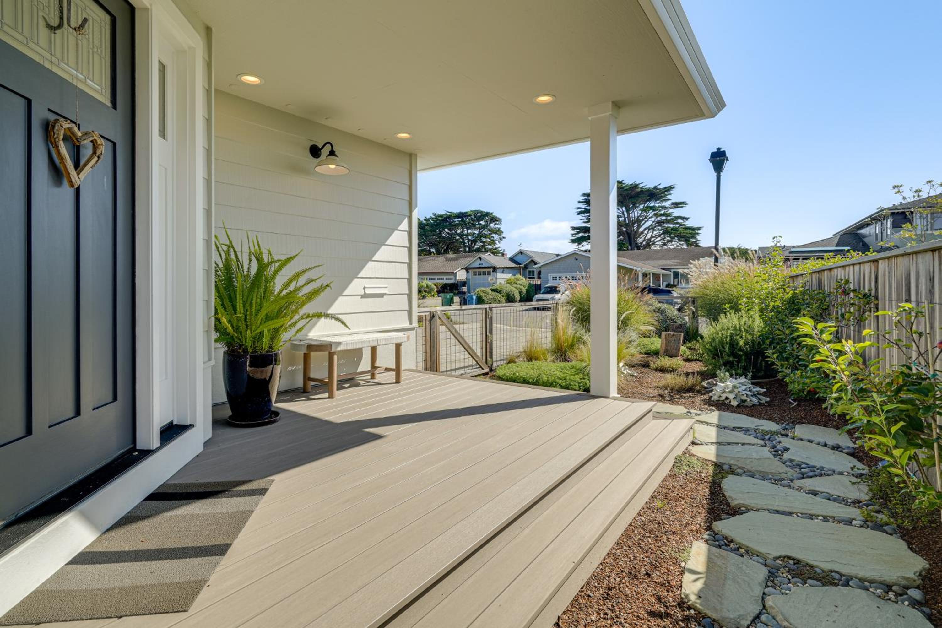 Steps to Ocean Luxe Family Home in Half Moon Bay!