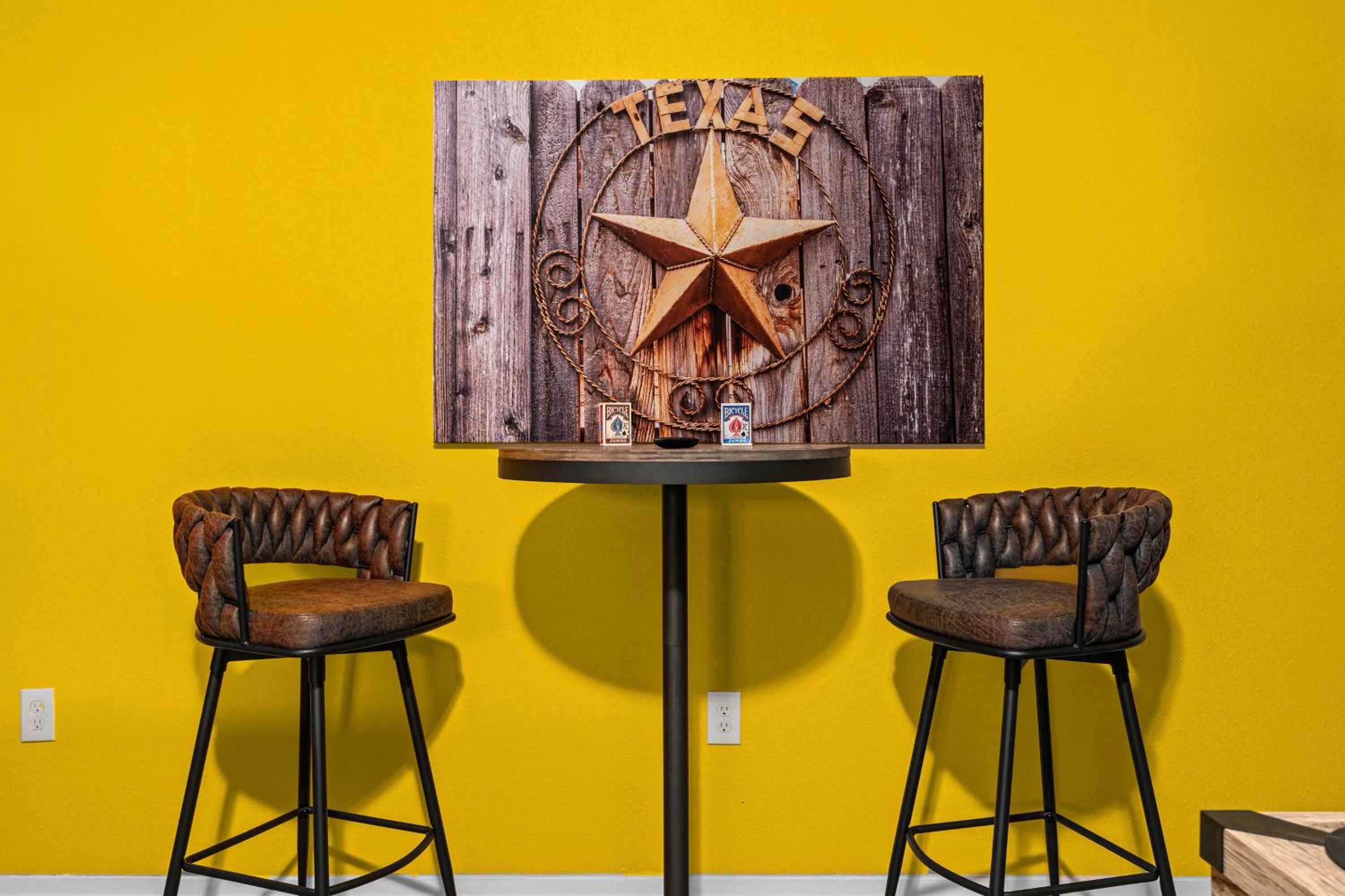 Mini Golf, Arcade and Fire Pit! San Antonio Home