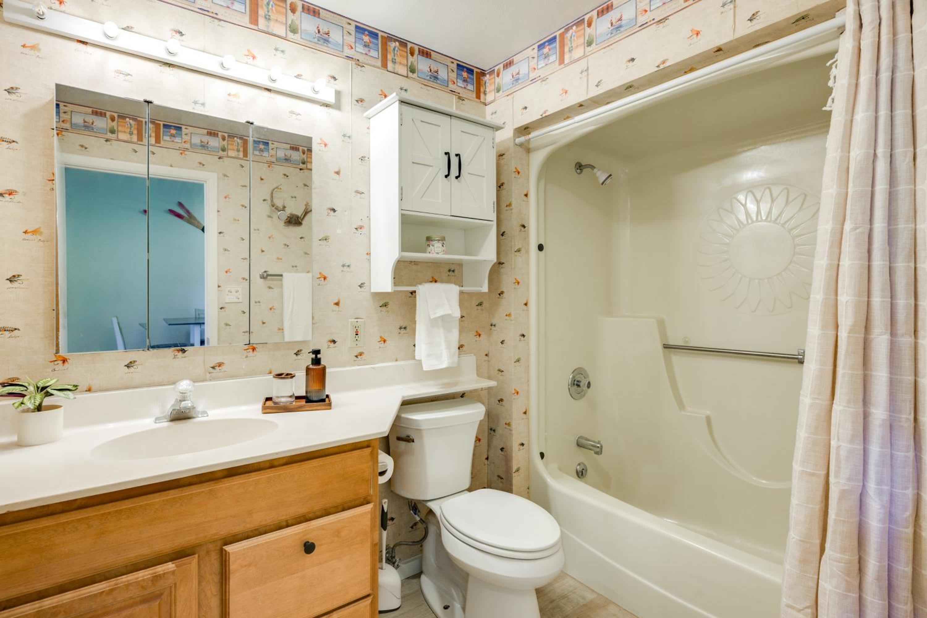 4 Mi to Dtwn Pagosa Springs Gem with Mtn Views!