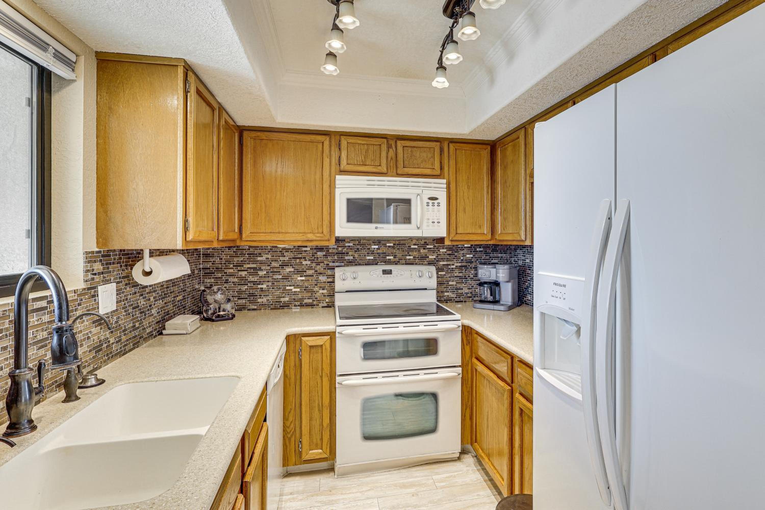 Pool, Lake and Sun! Havasu Hot Spot By London Bridge