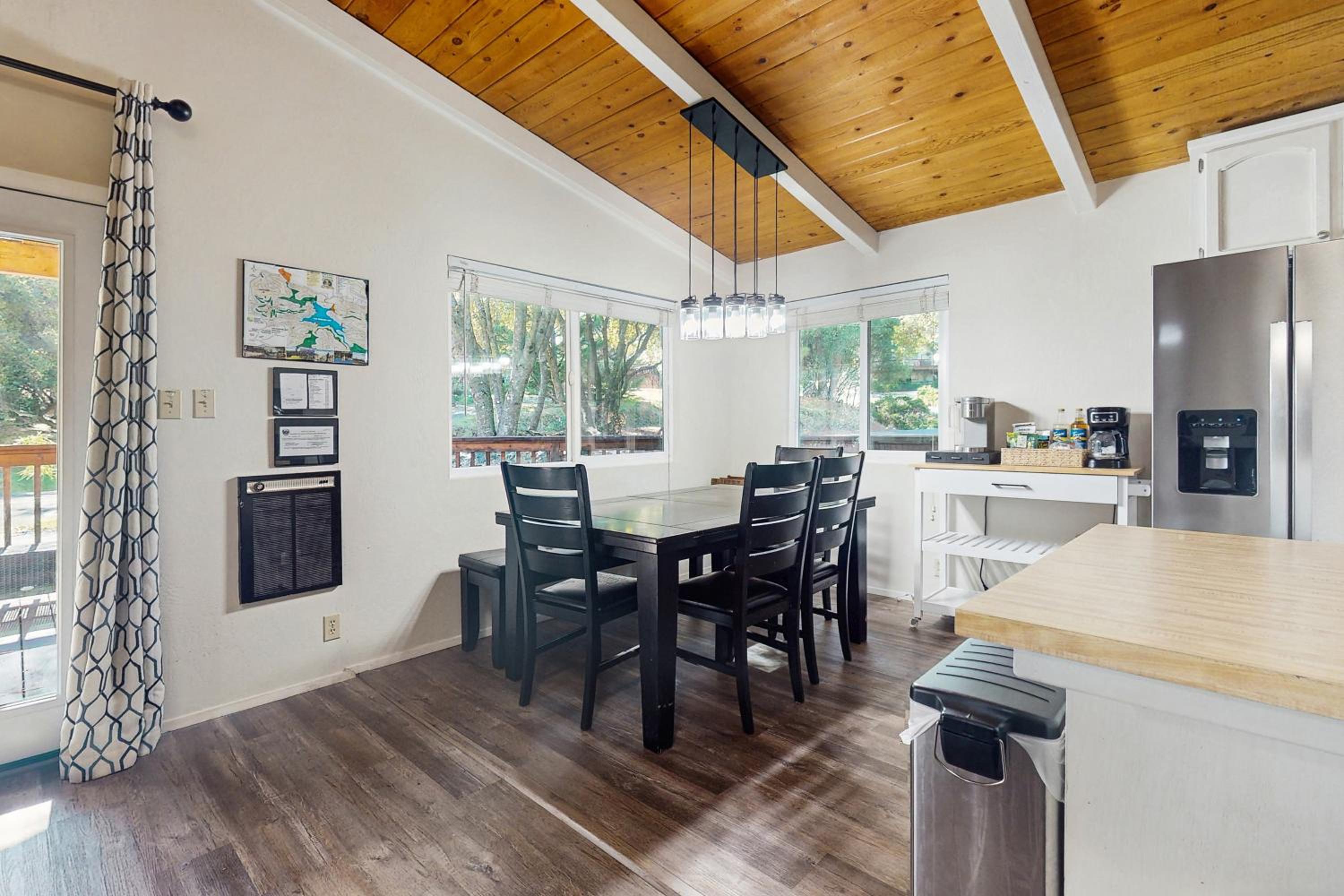 4BR Home Near Yosemite with Pool Table