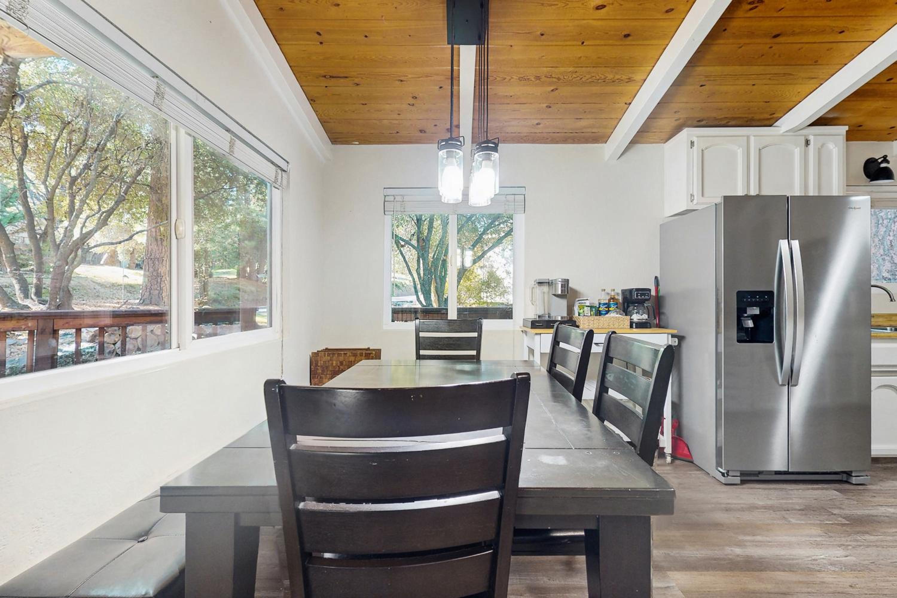 4BR Home Near Yosemite with Pool Table