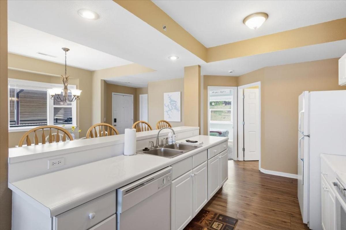 2mm Main Channel Views, Boat & PWC Slip, 2 Pools, Playground & Tennis