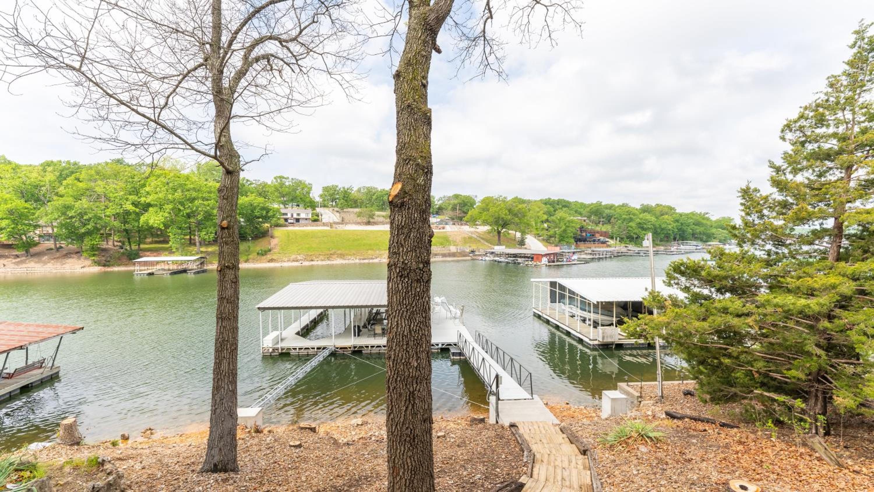Amazing Lakefront Paradise with Perfect Location