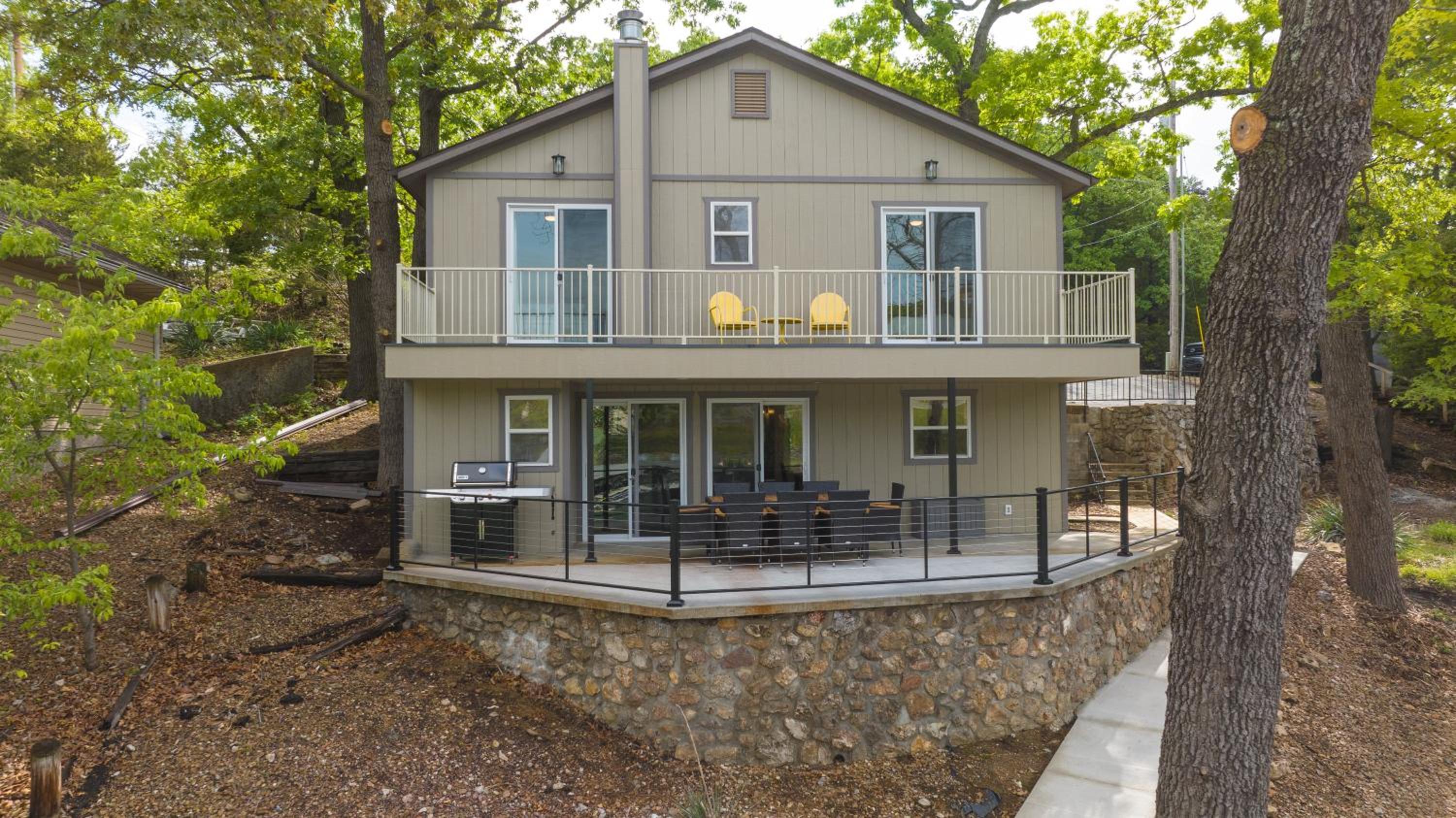 Amazing Lakefront Paradise with Perfect Location