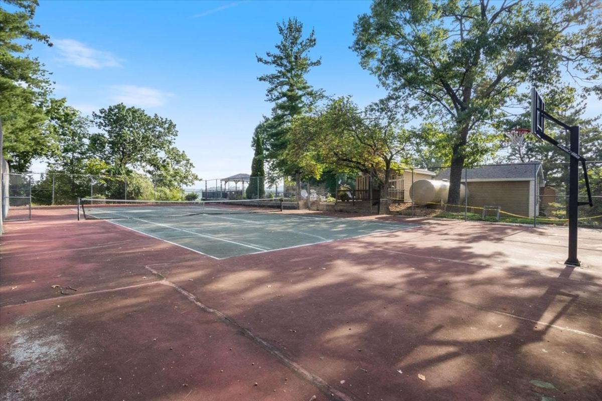 2mm Main Channel Views, Boat & PWC Slip, 2 Pools, Playground & Tennis
