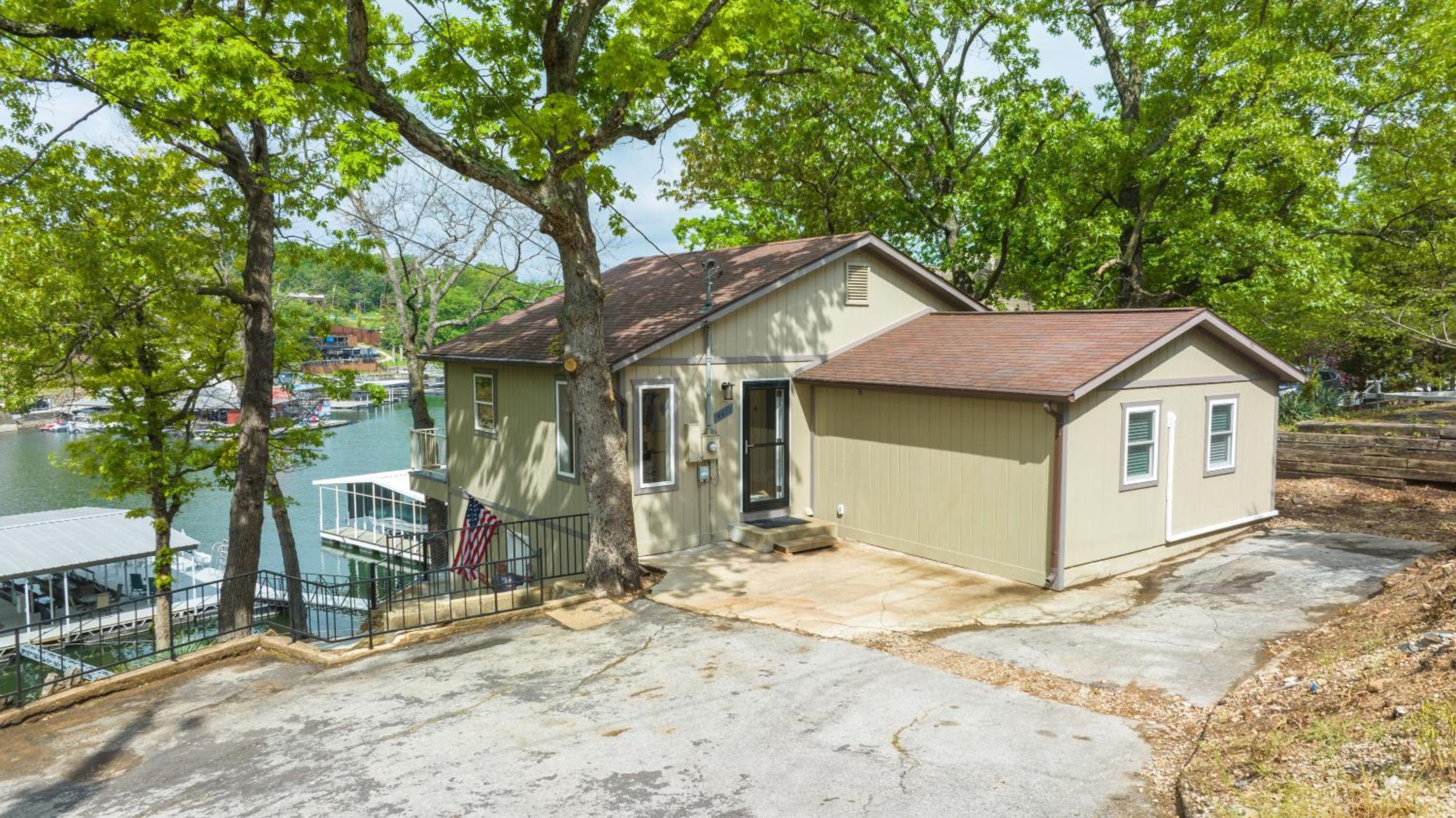 Amazing Lakefront Paradise with Perfect Location