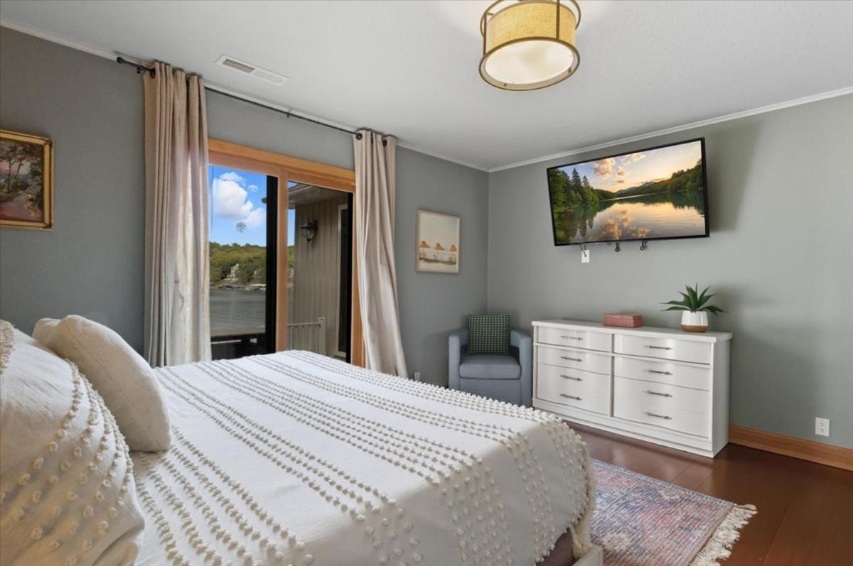 Amazing Cove, Fenced Yard, & Game Room!