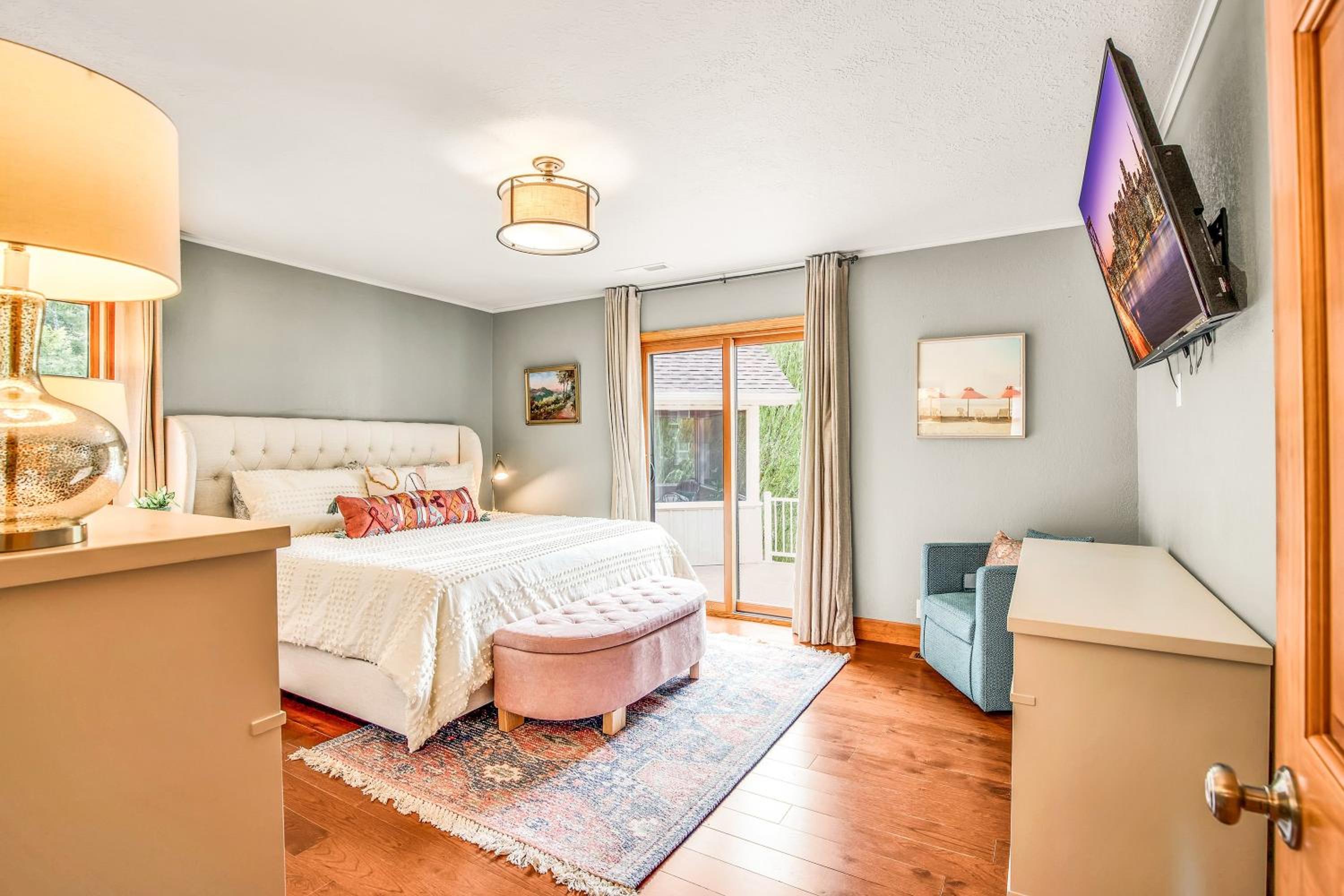 Amazing Cove, Fenced Yard, & Game Room!