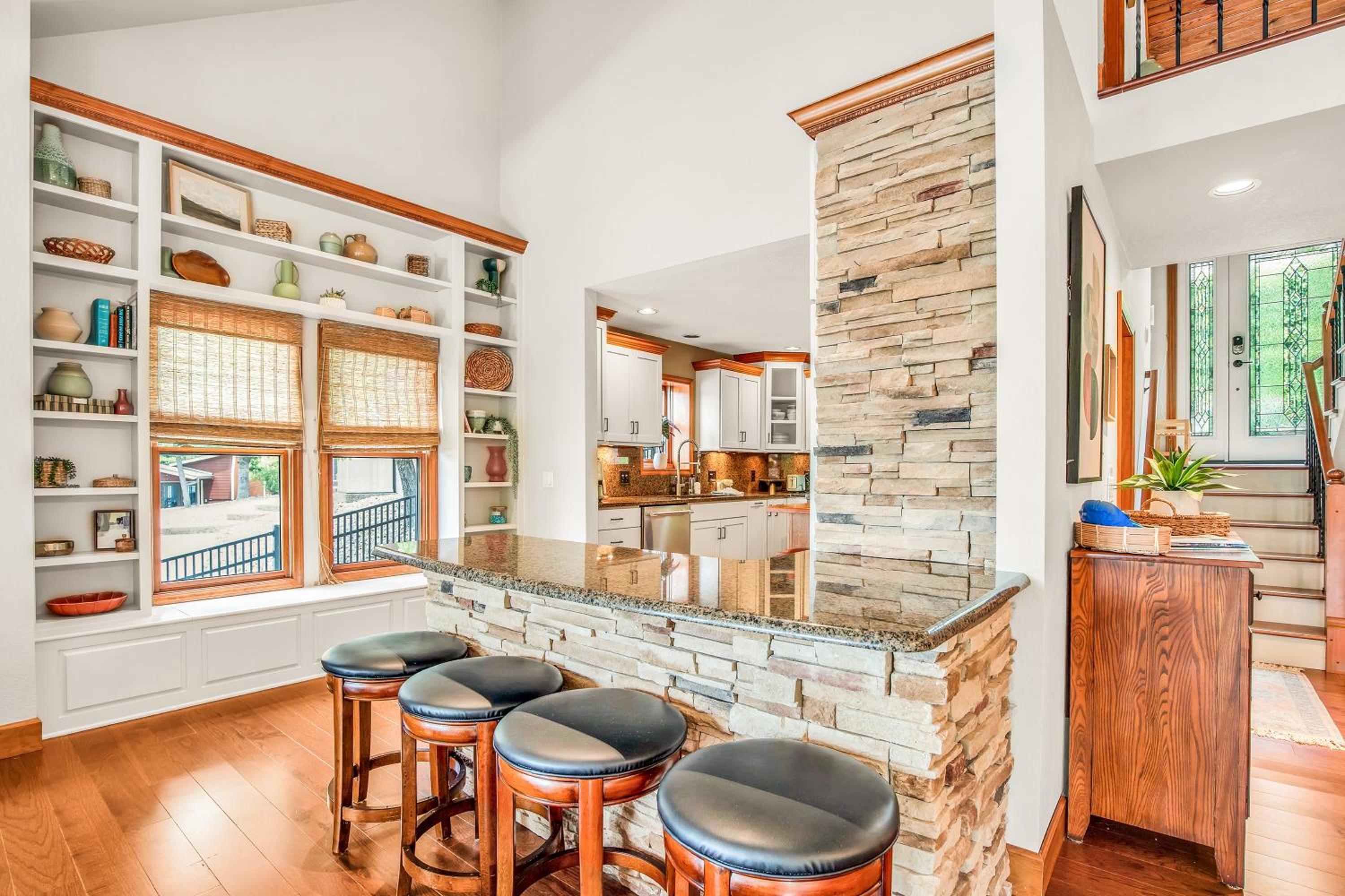 Amazing Cove, Fenced Yard, & Game Room!