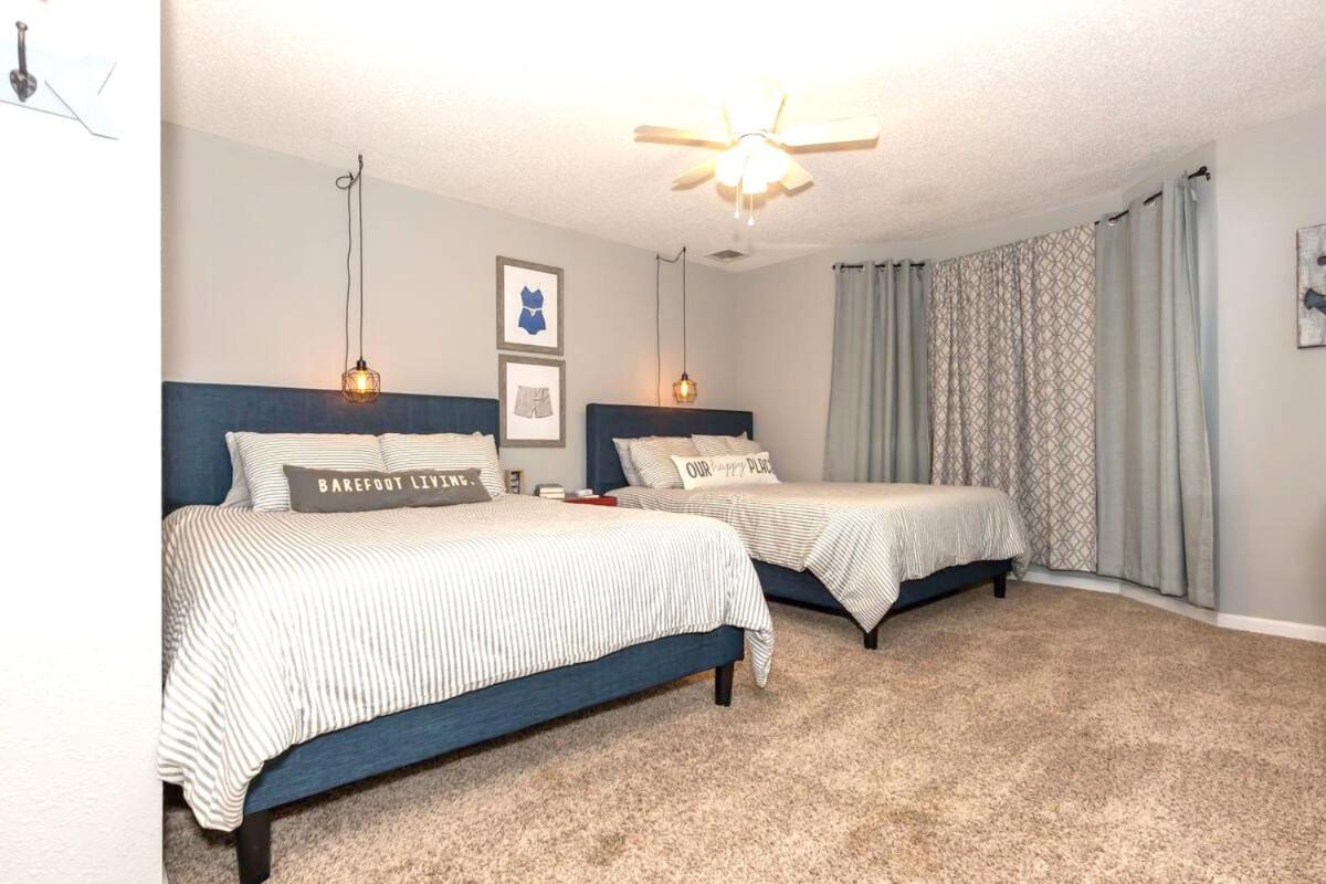 3 Bedroom Osage Beach Condo w/ Pool & Main Channel Views