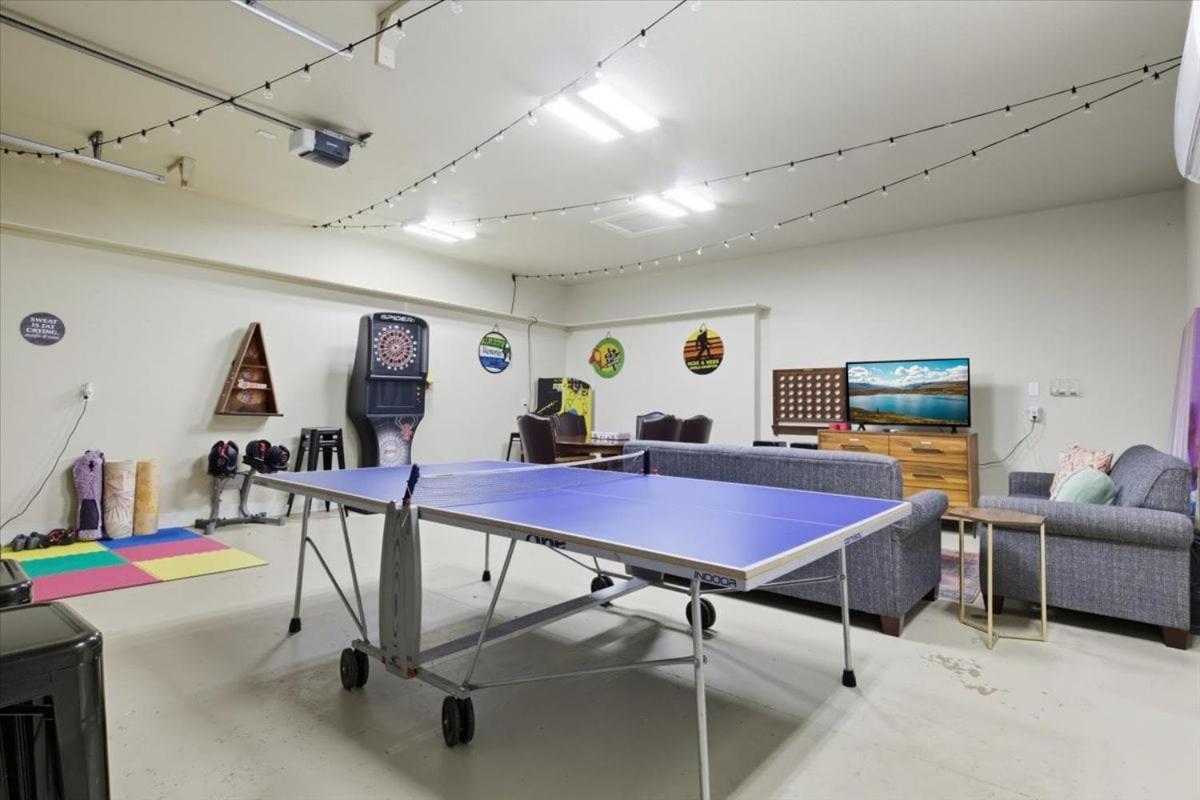 Amazing Cove, Fenced Yard, & Game Room!