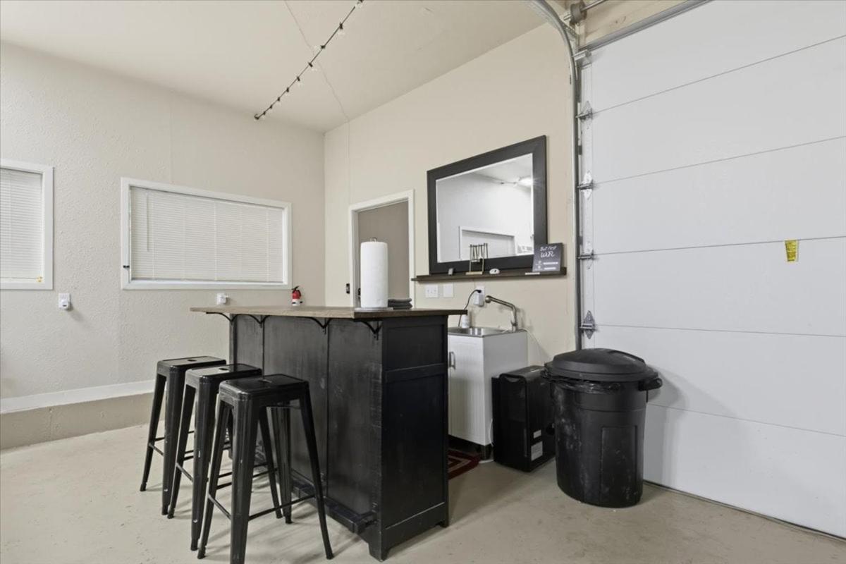 Amazing Cove, Fenced Yard, & Game Room!