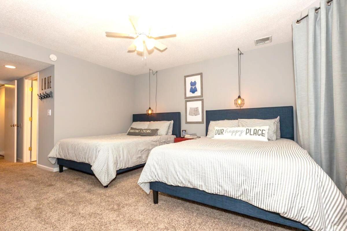 3 Bedroom Osage Beach Condo w/ Pool & Main Channel Views