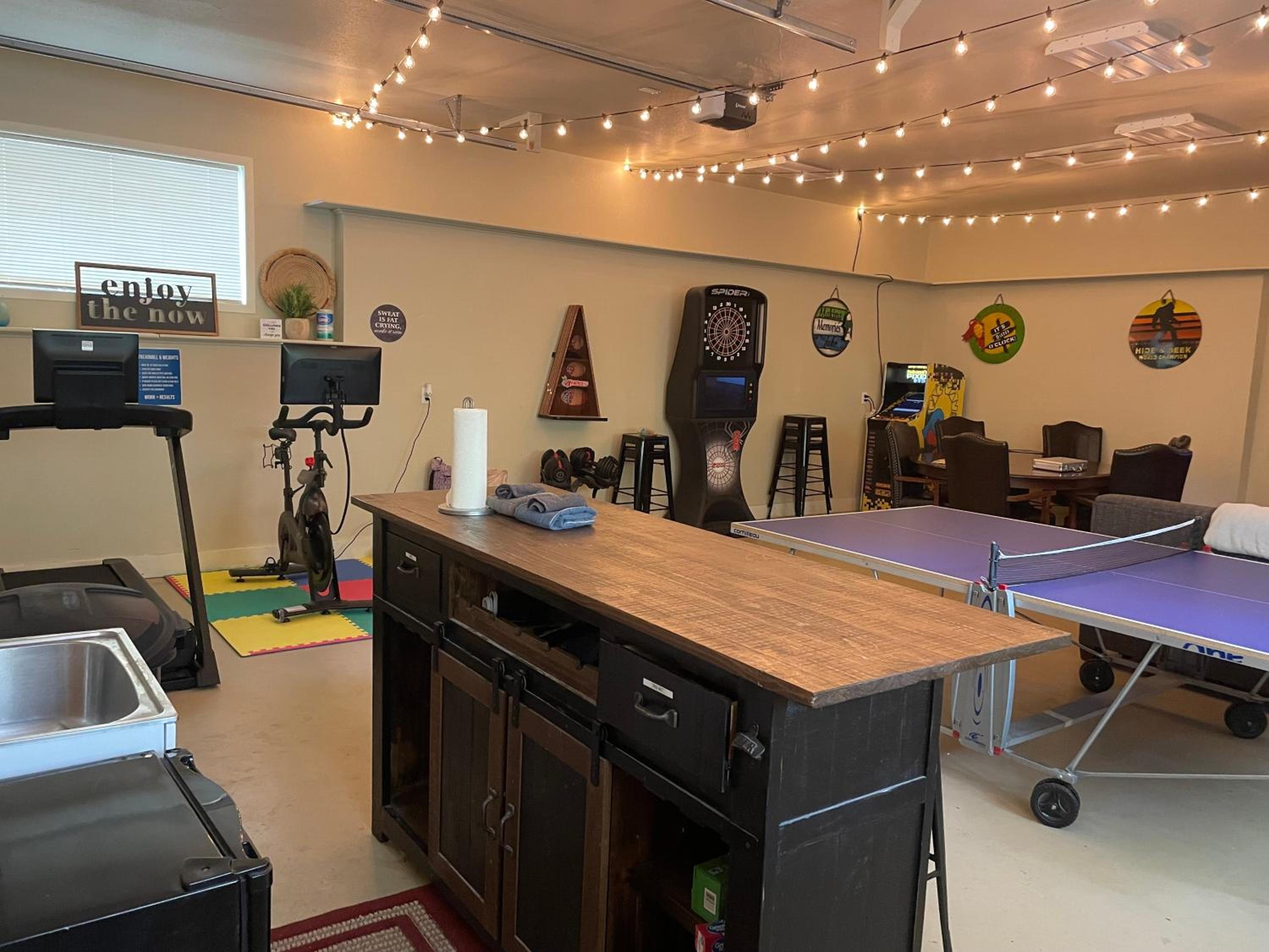 Amazing Cove, Fenced Yard, & Game Room!
