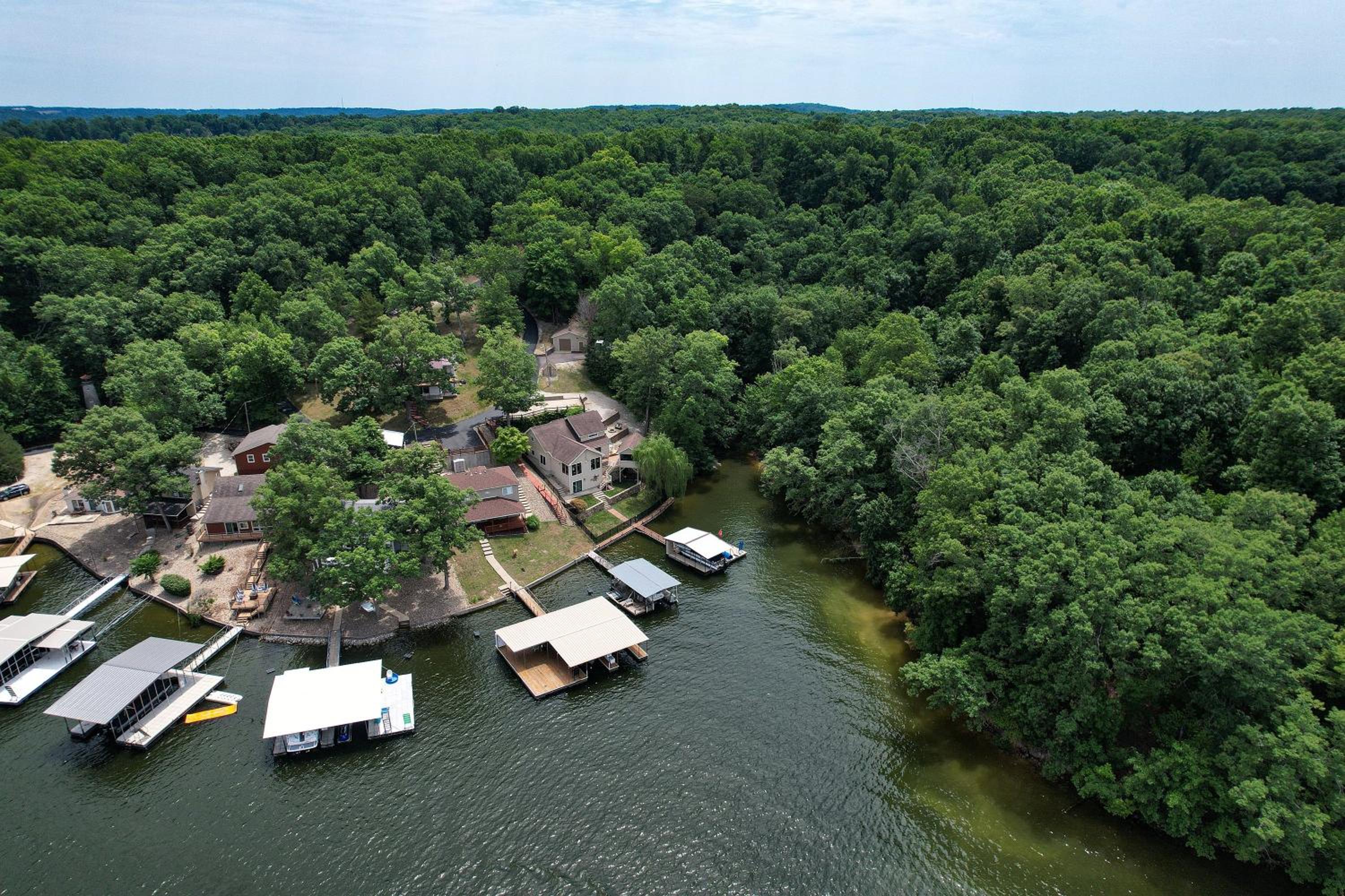 Amazing Cove, Fenced Yard, & Game Room!