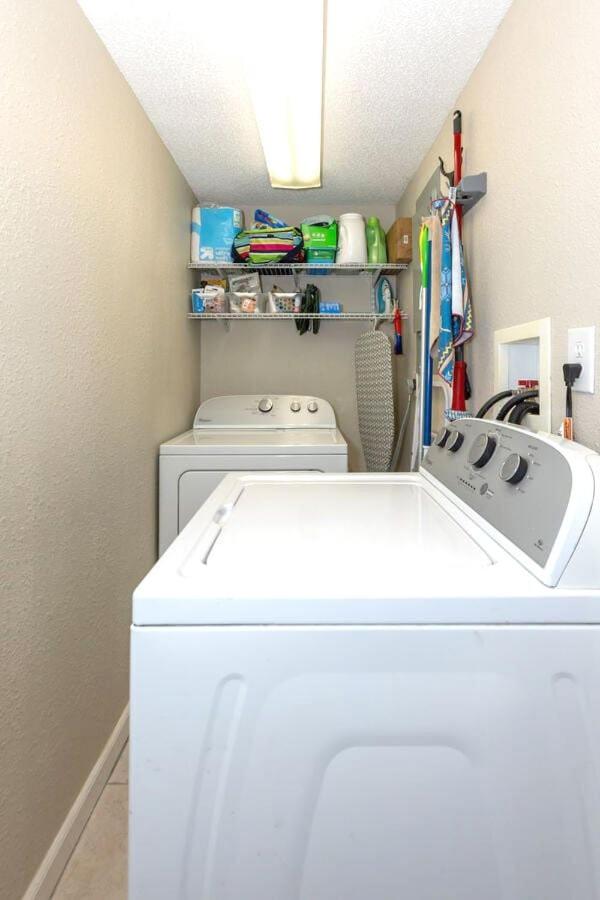3 Bedroom Osage Beach Condo w/ Pool & Main Channel Views