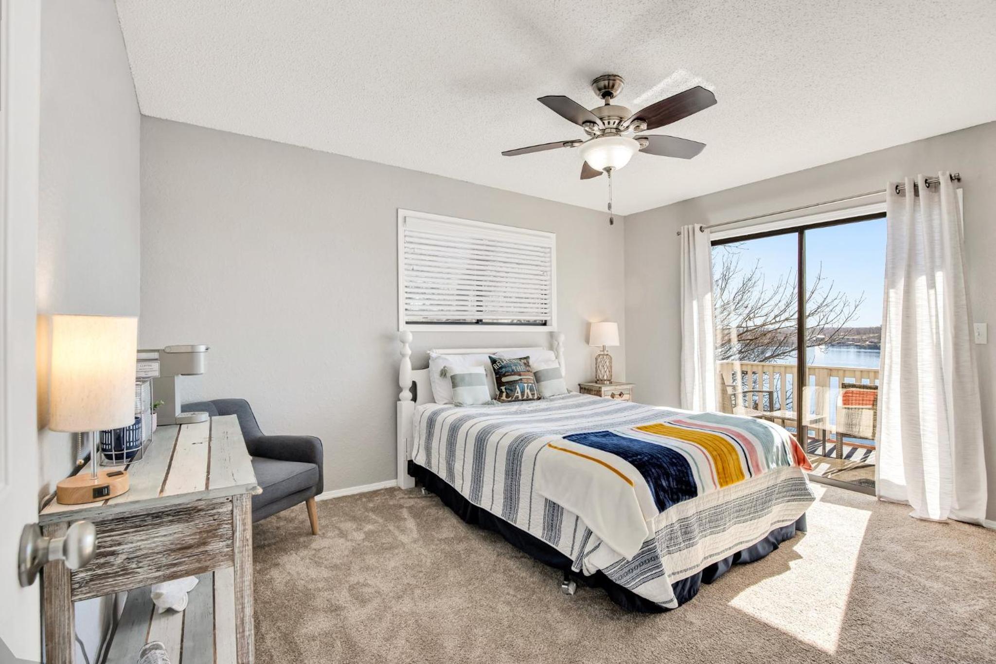 Amazing Views Close to the Strip - Private Dock!