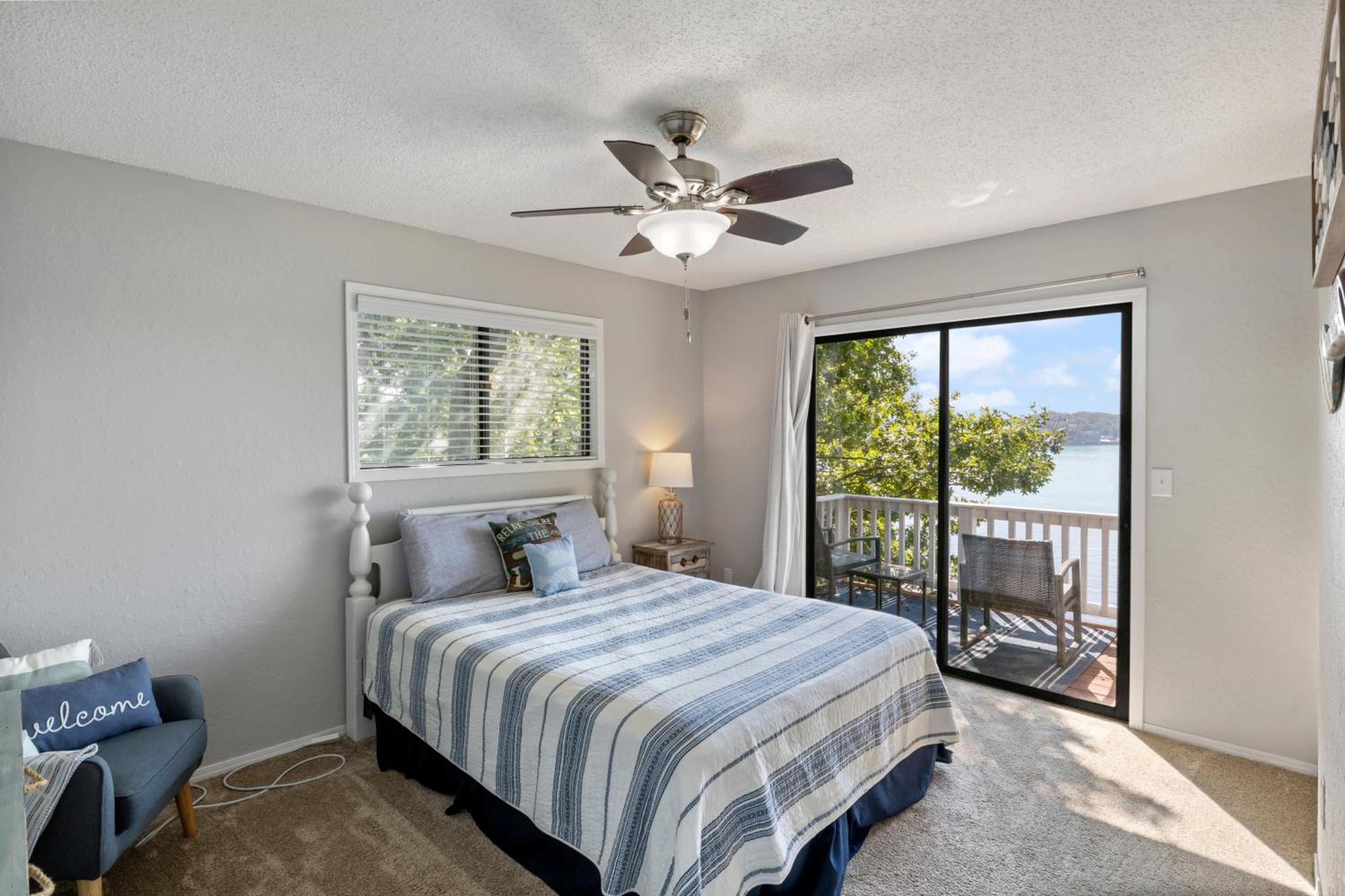 Amazing Views Close to the Strip - Private Dock!