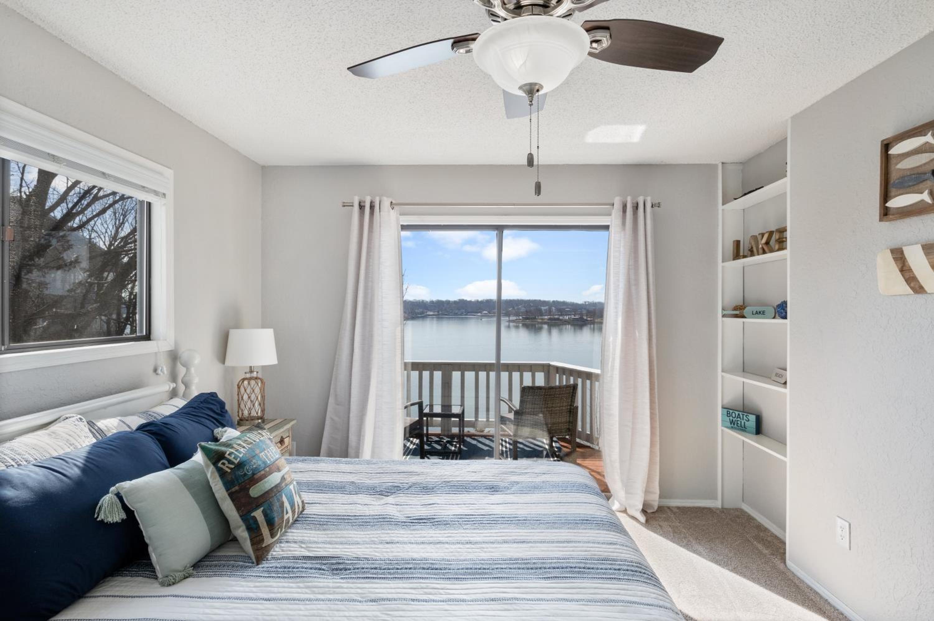 Amazing Views Close to the Strip - Private Dock!