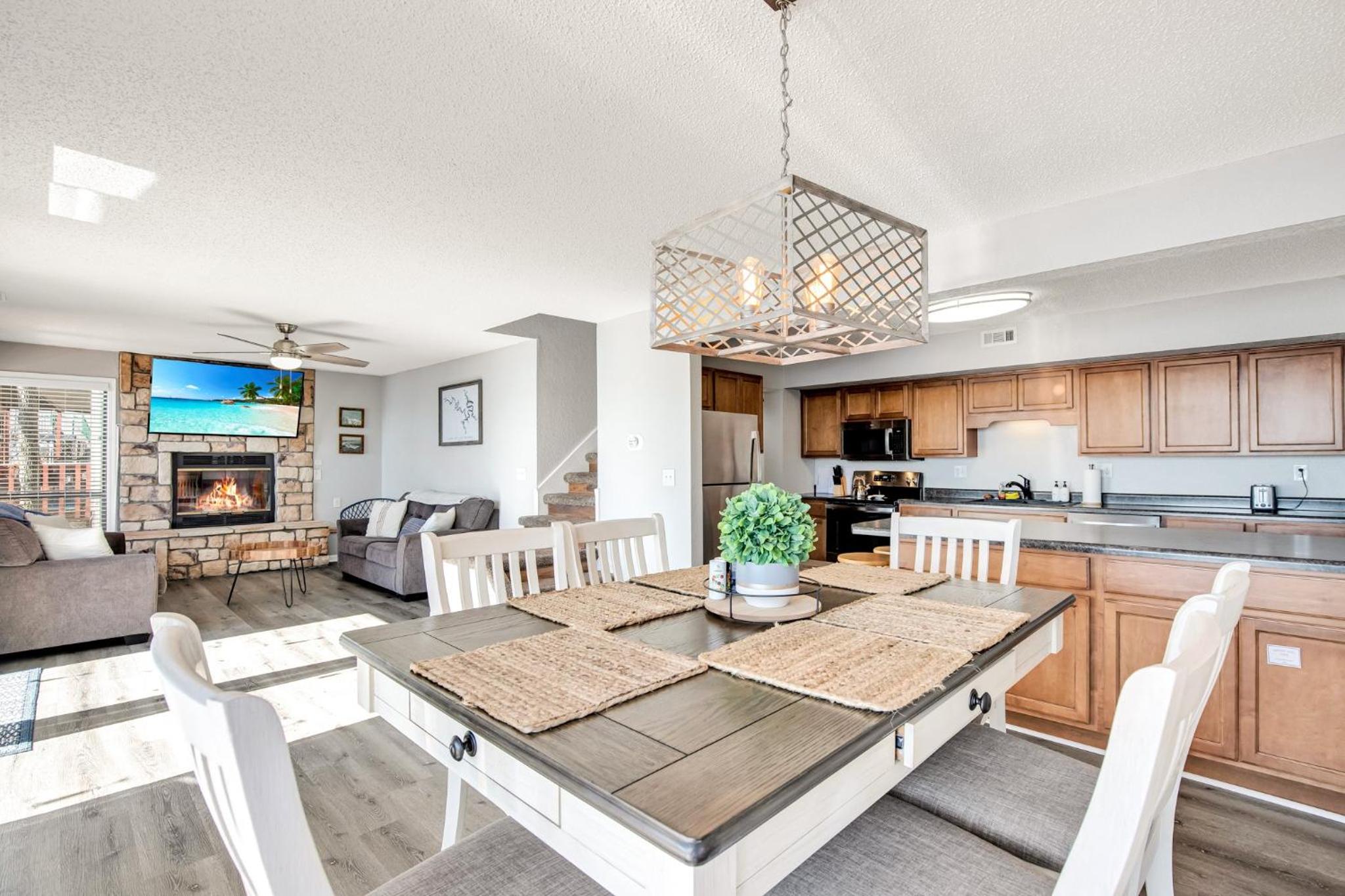 Amazing Views Close to the Strip - Private Dock!