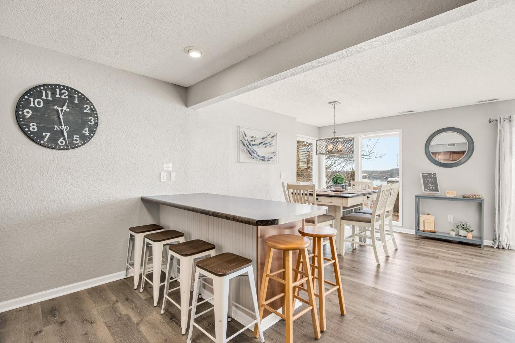 Amazing Views Close to the Strip - Private Dock!