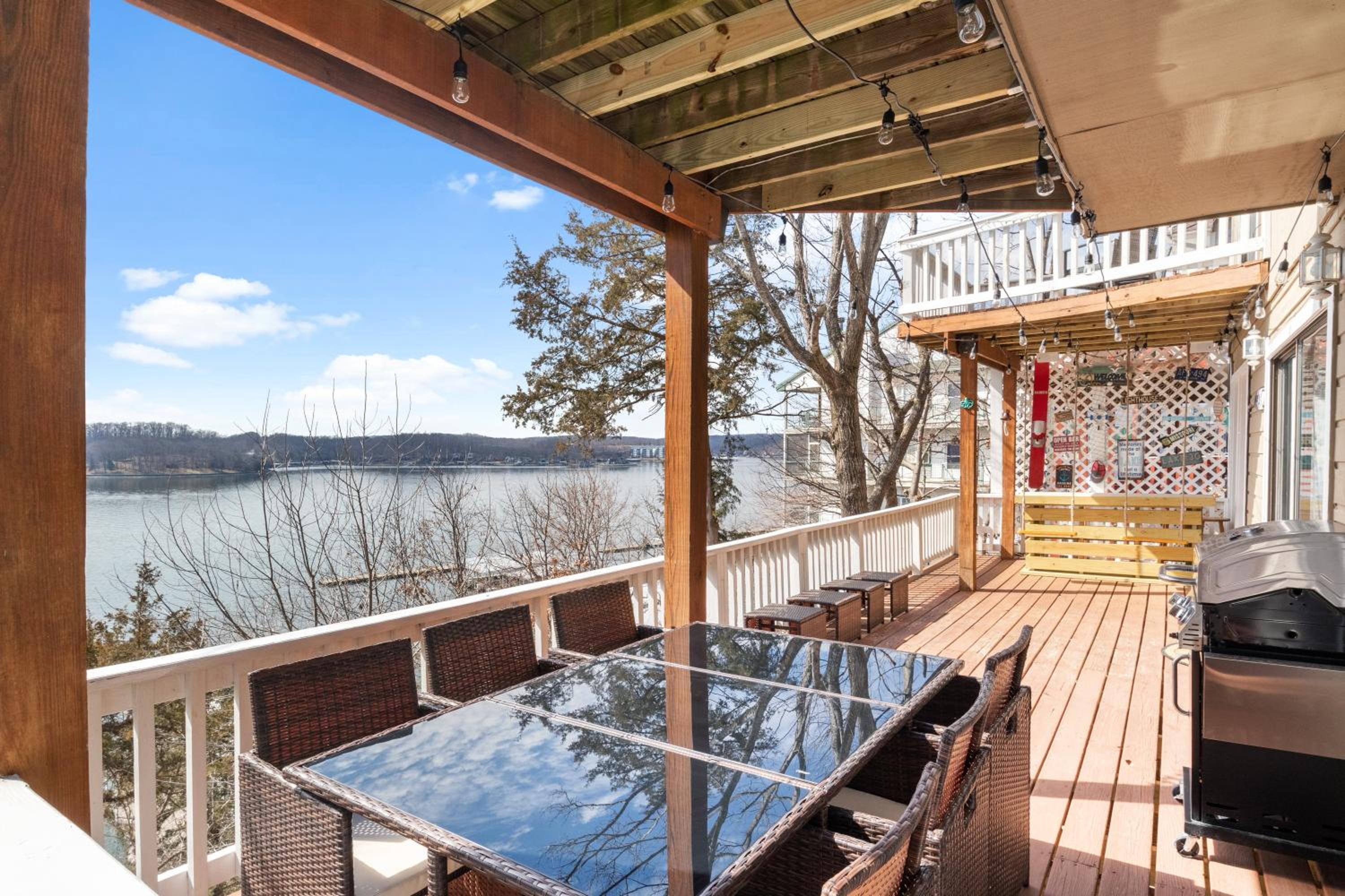 Amazing Views Close to the Strip - Private Dock!