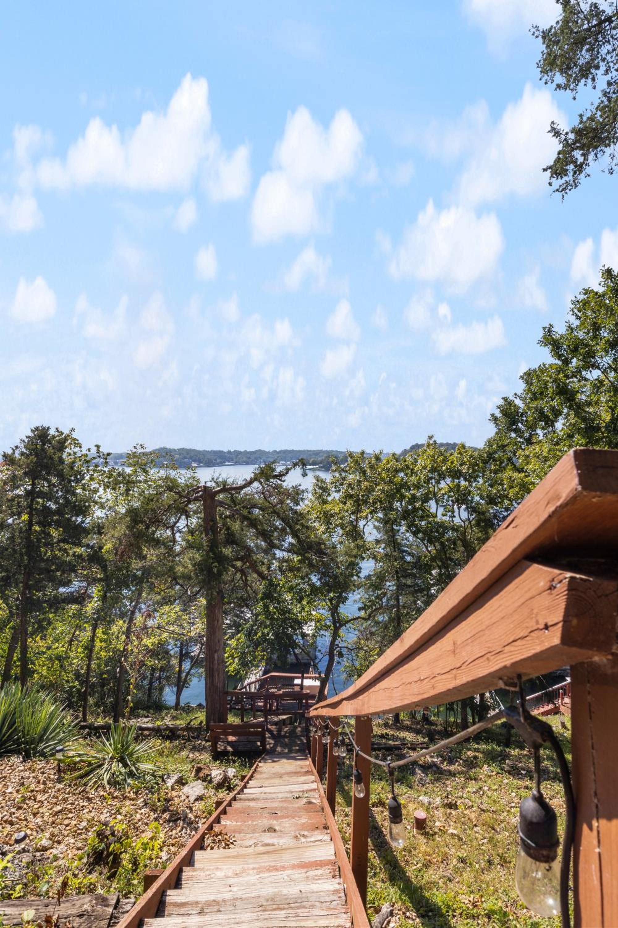 Amazing Views Close to the Strip - Private Dock!