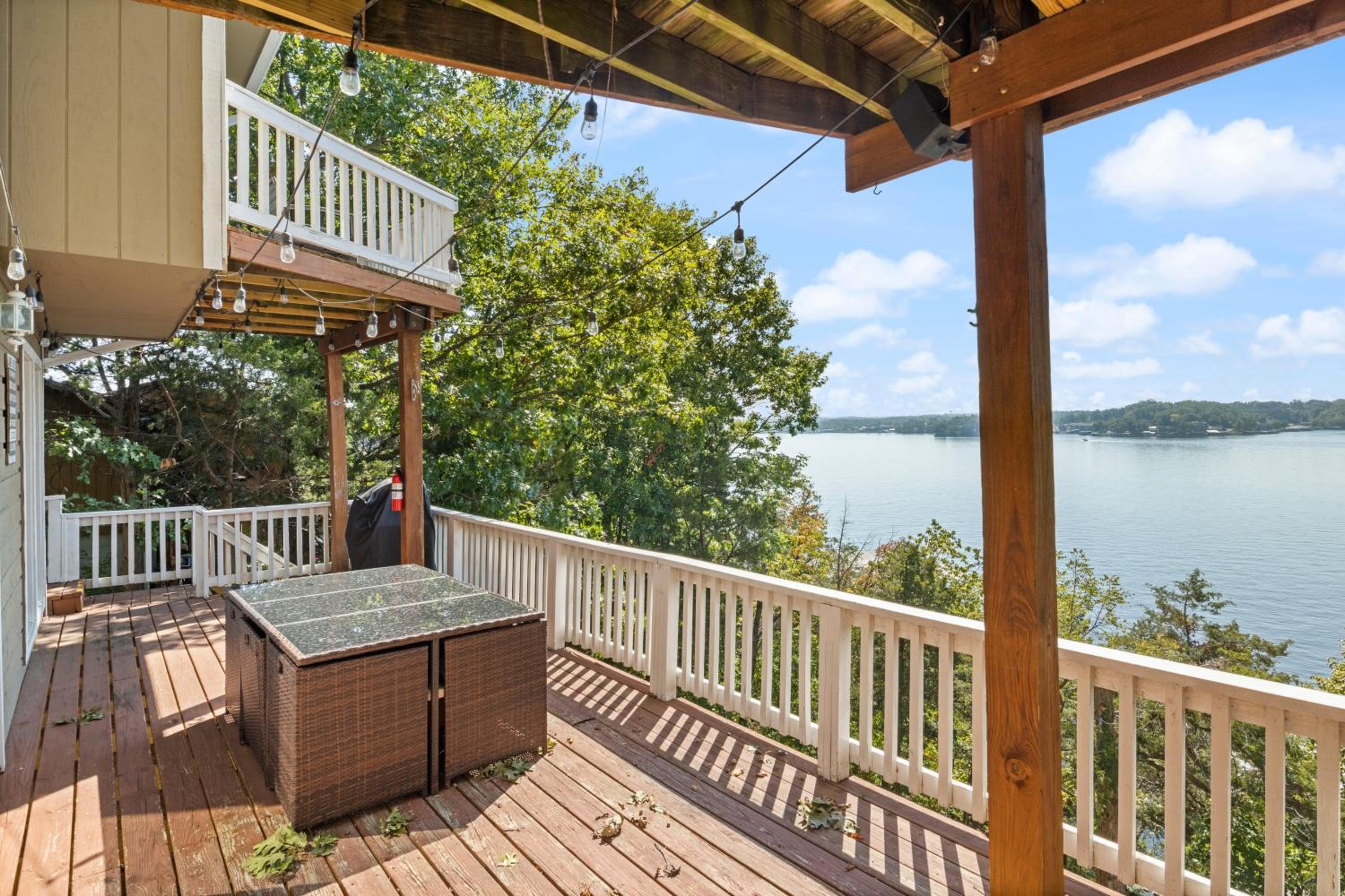 Amazing Views Close to the Strip - Private Dock!