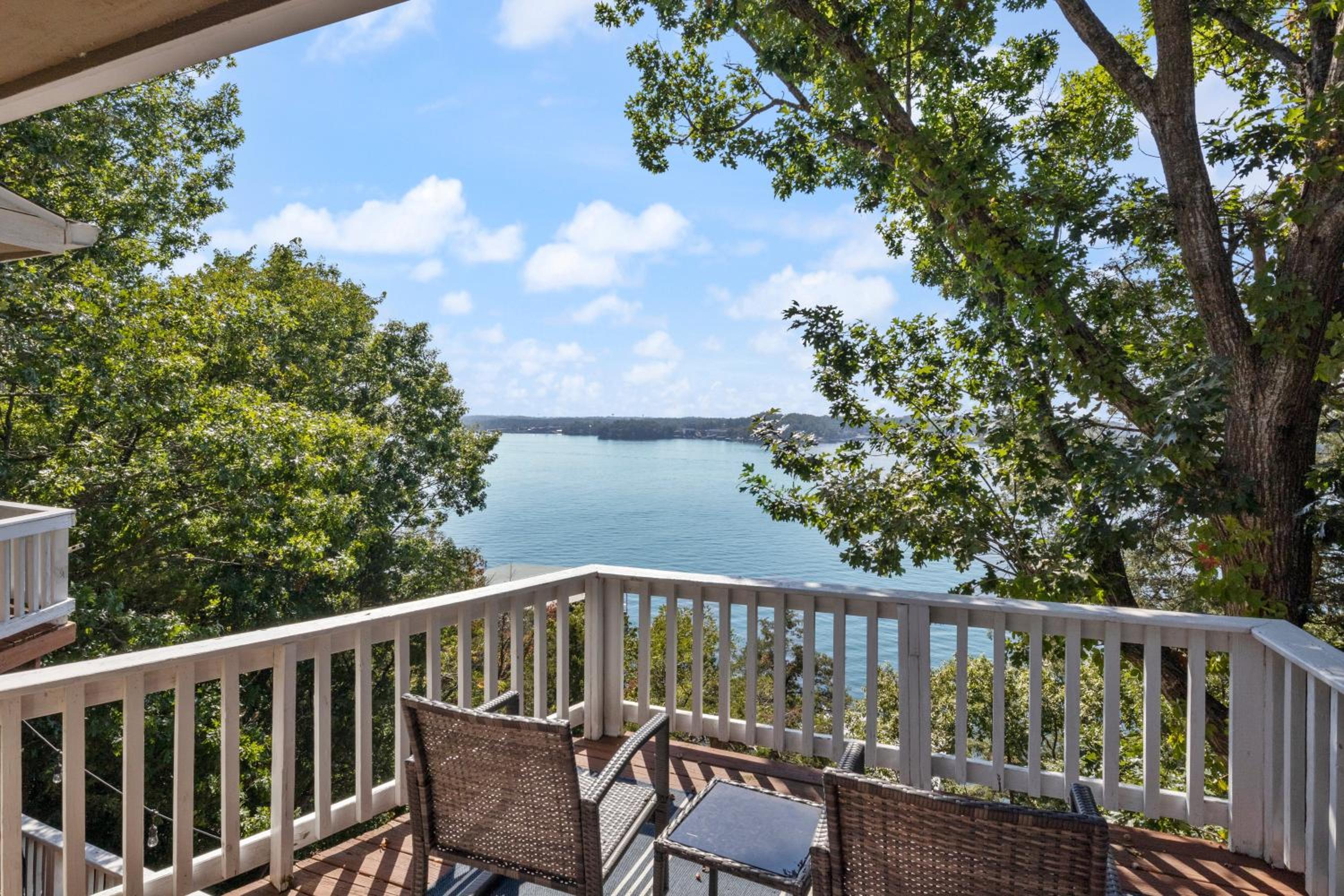 Amazing Views Close to the Strip - Private Dock!