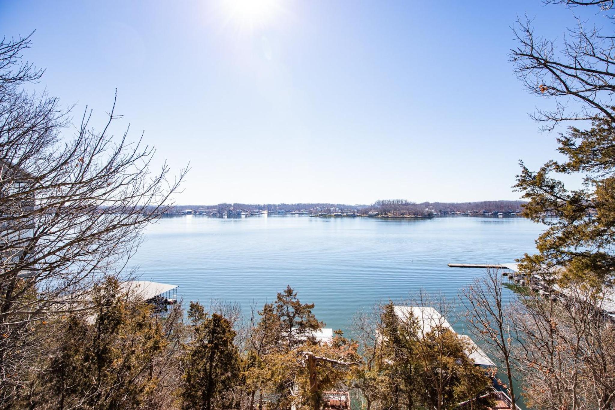 Amazing Views Close to the Strip - Private Dock!