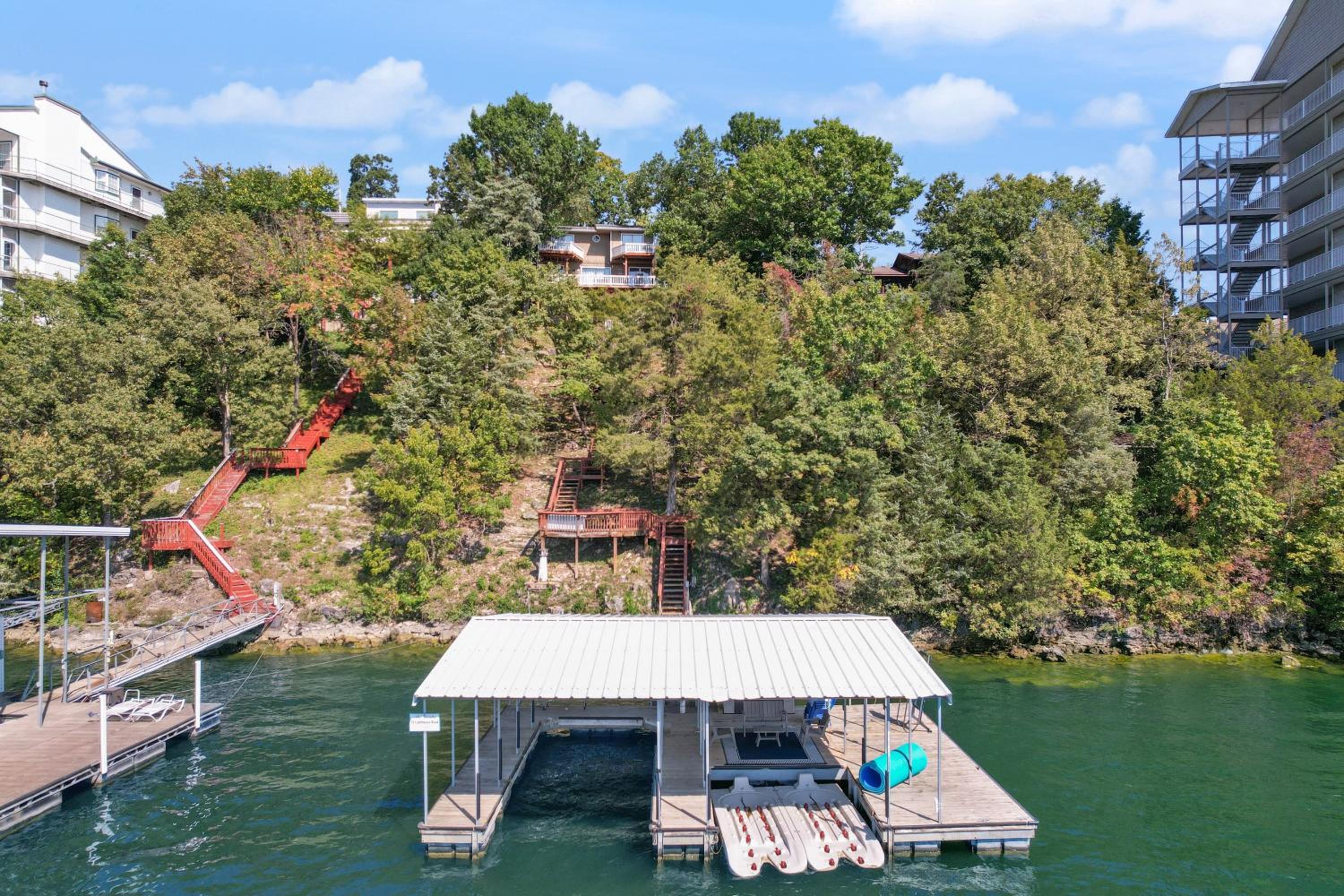 Amazing Views Close to the Strip - Private Dock!