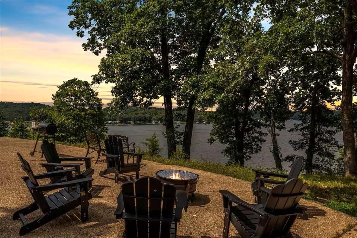 17 Lakefront Acres, Private Dock, Firepit, Pool Table, Kayaks, Fishing