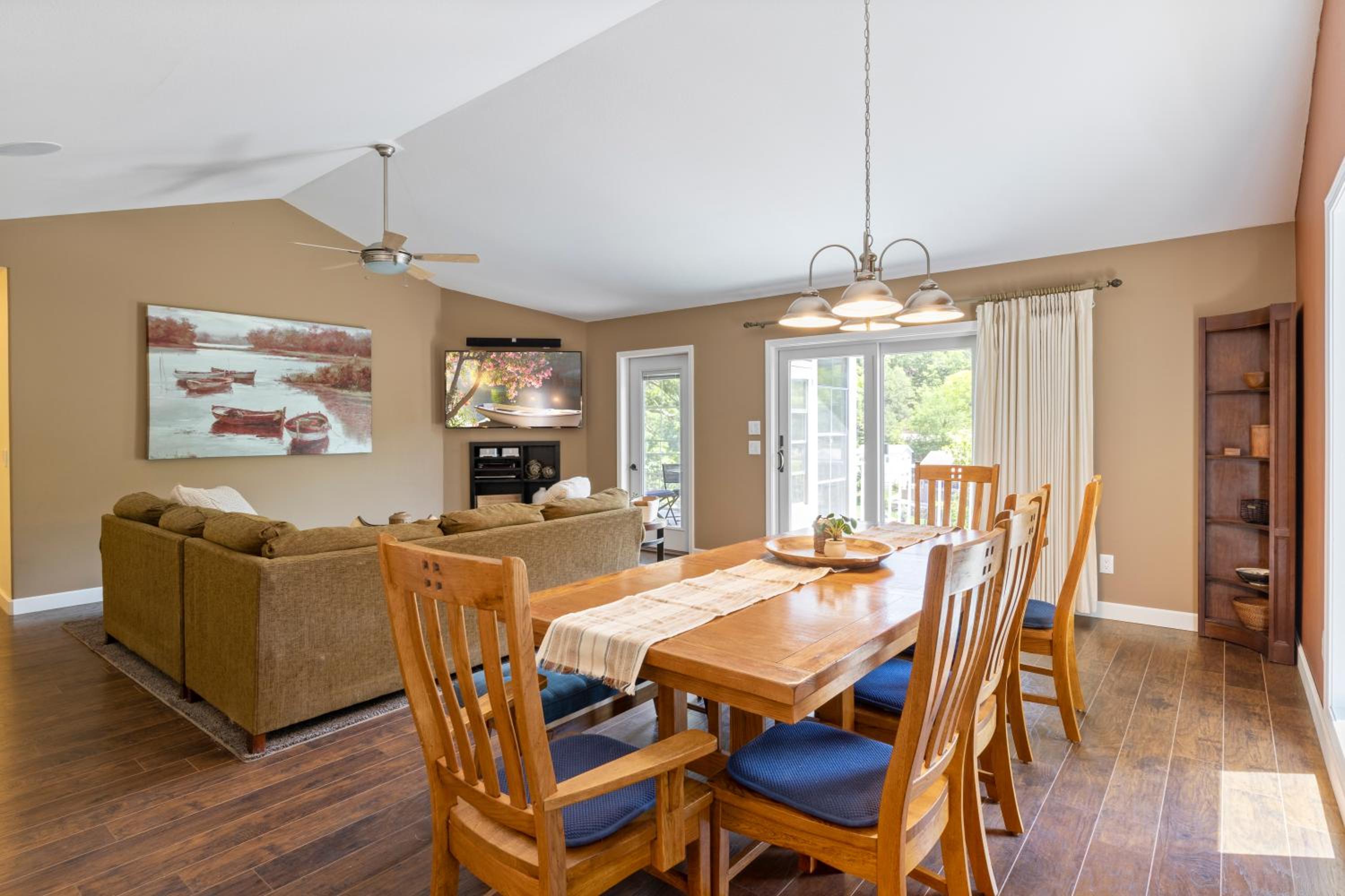 Amazing Game Room with Dock Tram to Huge Dock - Great For Families