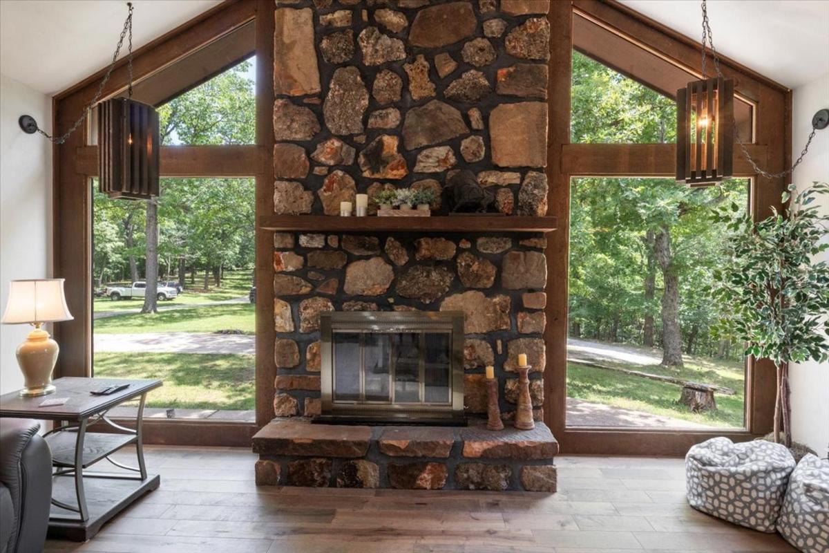 17 Lakefront Acres, Private Dock, Firepit, Pool Table, Kayaks, Fishing