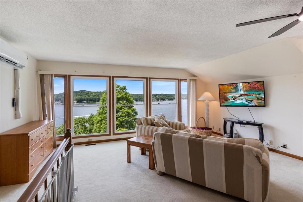 17 Lakefront Acres, Private Dock, Firepit, Pool Table, Kayaks, Fishing