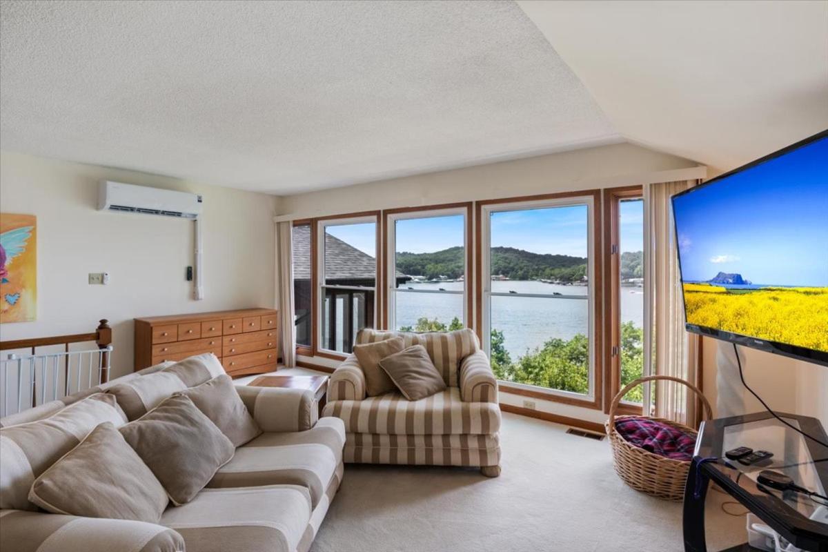17 Lakefront Acres, Private Dock, Firepit, Pool Table, Kayaks, Fishing