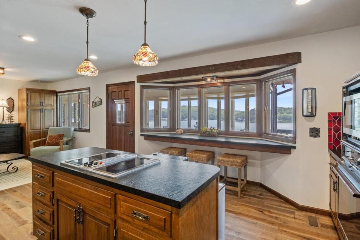 17 Lakefront Acres, Private Dock, Firepit, Pool Table, Kayaks, Fishing