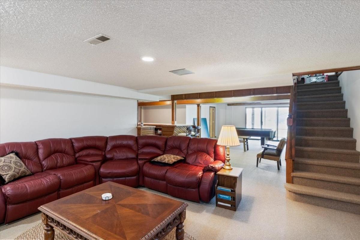 17 Lakefront Acres, Private Dock, Firepit, Pool Table, Kayaks, Fishing