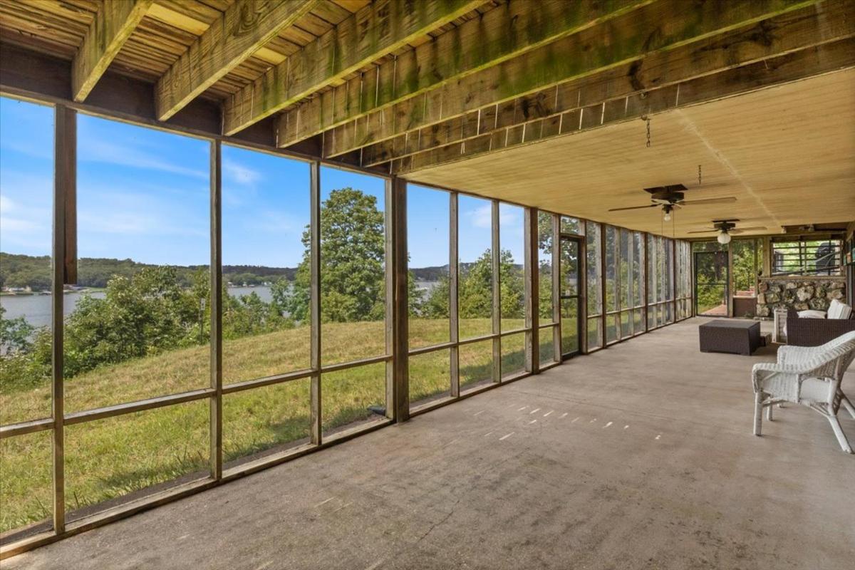 17 Lakefront Acres, Private Dock, Firepit, Pool Table, Kayaks, Fishing