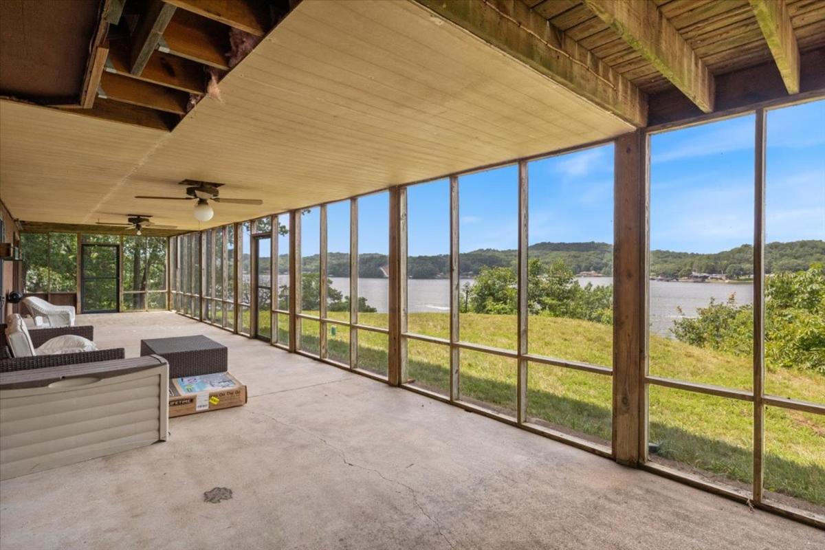 17 Lakefront Acres, Private Dock, Firepit, Pool Table, Kayaks, Fishing