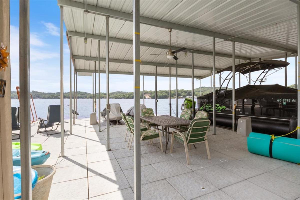 17 Lakefront Acres, Private Dock, Firepit, Pool Table, Kayaks, Fishing