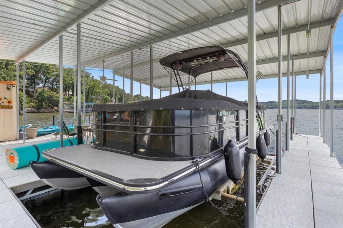 17 Lakefront Acres, Private Dock, Firepit, Pool Table, Kayaks, Fishing