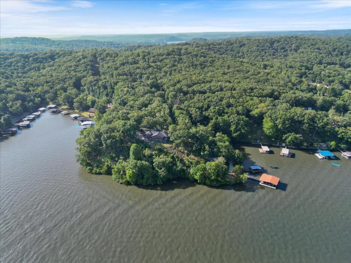 17 Lakefront Acres, Private Dock, Firepit, Pool Table, Kayaks, Fishing