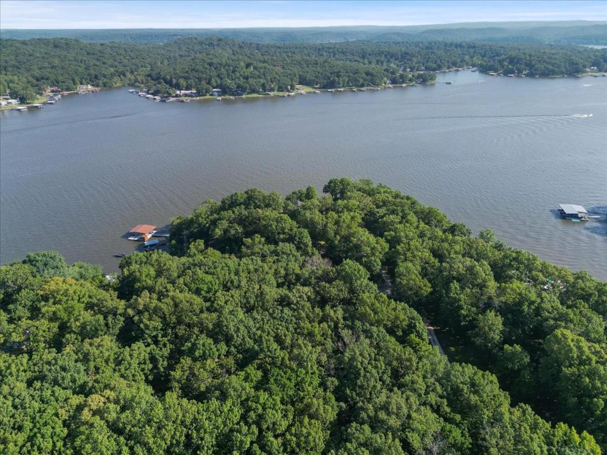 17 Lakefront Acres, Private Dock, Firepit, Pool Table, Kayaks, Fishing
