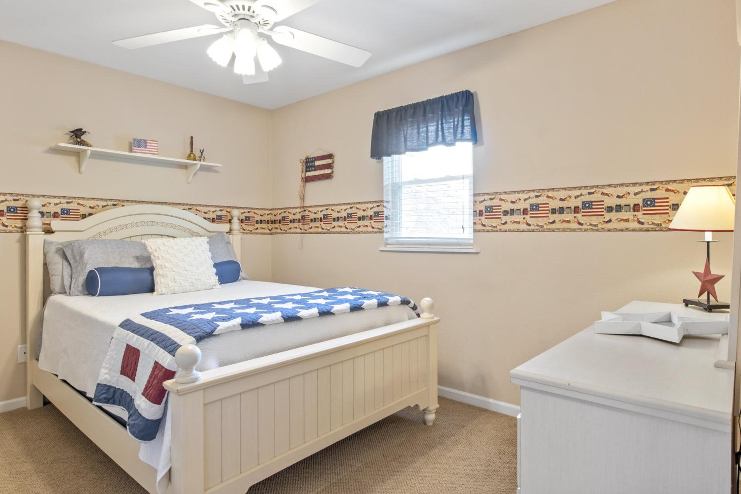 Amazing Game Room with Dock Tram to Huge Dock - Great For Families